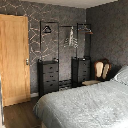 Double Room Next To Burnham Elizabeth Line Station Slough Kültér fotó
