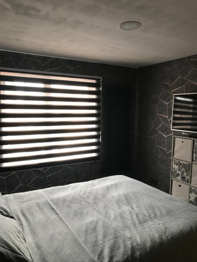 Double Room Next To Burnham Elizabeth Line Station Slough Kültér fotó