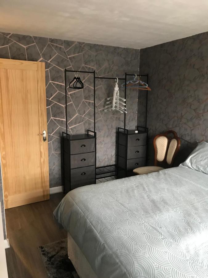 Double Room Next To Burnham Elizabeth Line Station Slough Kültér fotó