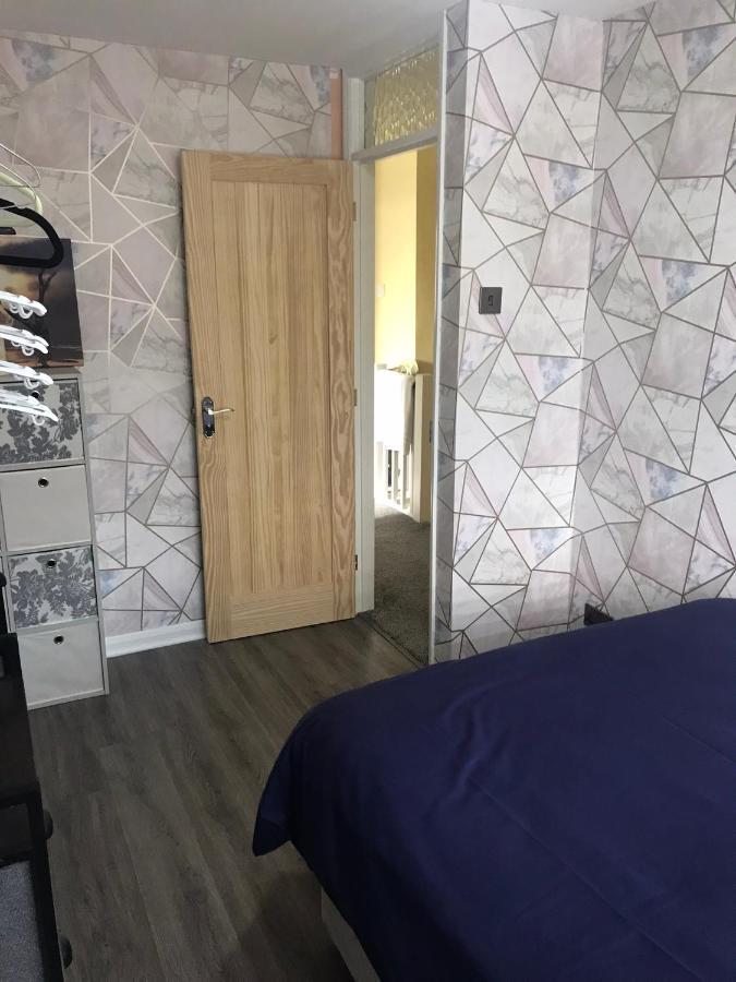 Double Room Next To Burnham Elizabeth Line Station Slough Kültér fotó