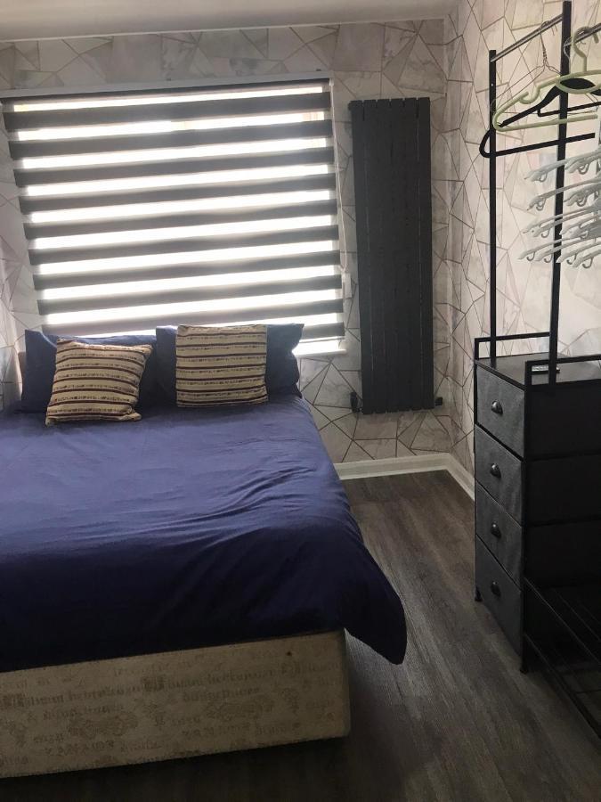 Double Room Next To Burnham Elizabeth Line Station Slough Kültér fotó